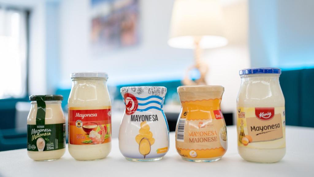 Las cinco mayonesas de los supermercados testadas en la cata.
