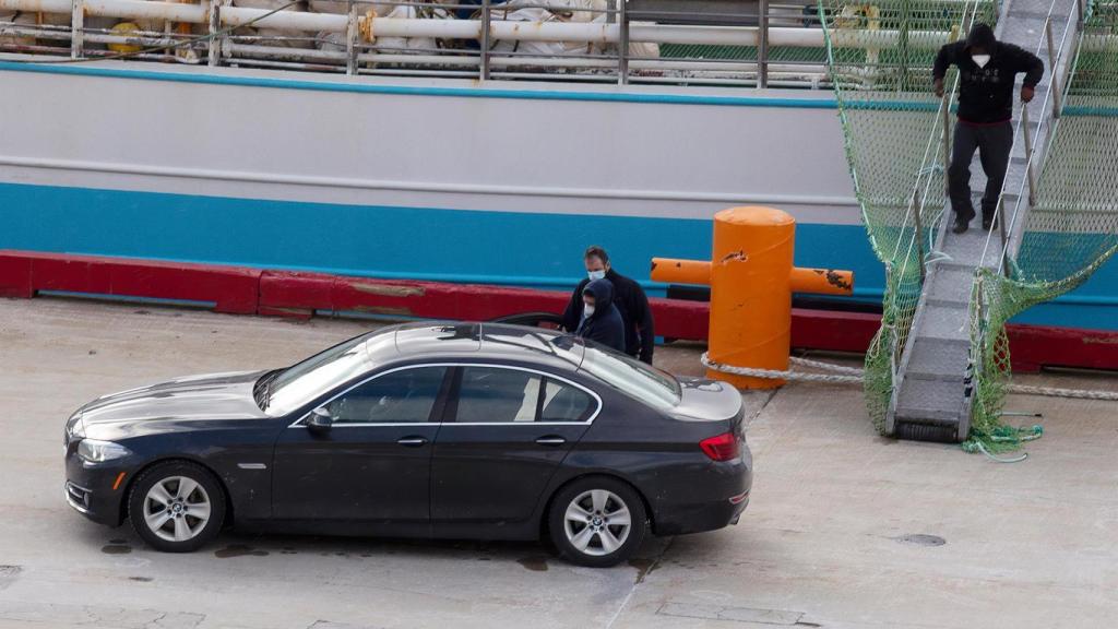 Los supervivientes llegan a tierra.