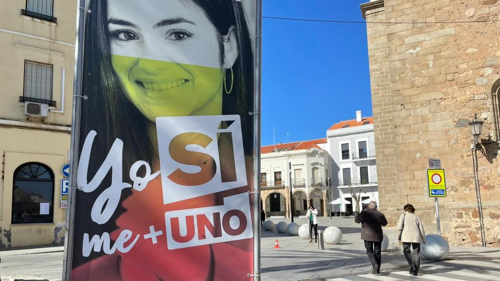 Carteles apoyando la fusión en Villanueva de la Serena.