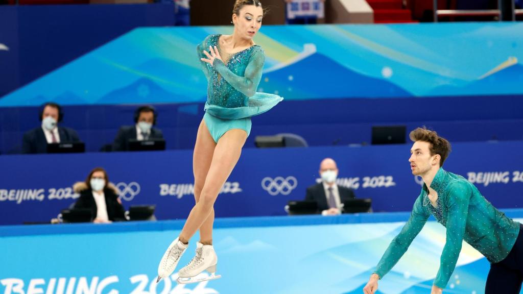 Laura Barquero, junto a Marco Zandron, durante los Juegos Olímpicos de Pekín 2022.