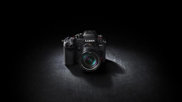 LUMIX GH6.
