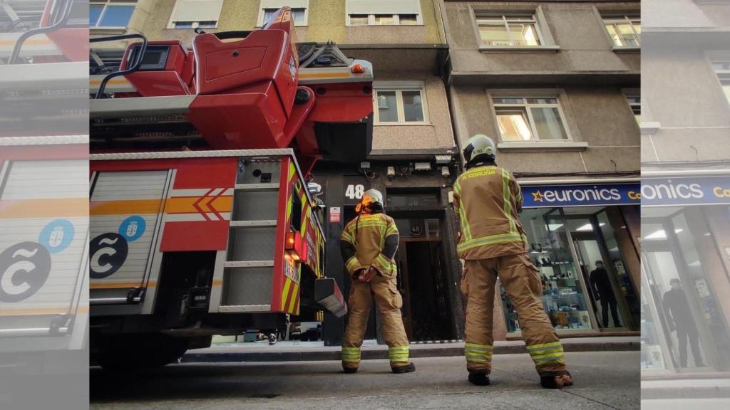 Imagen archivo de un equipo de bomberos.