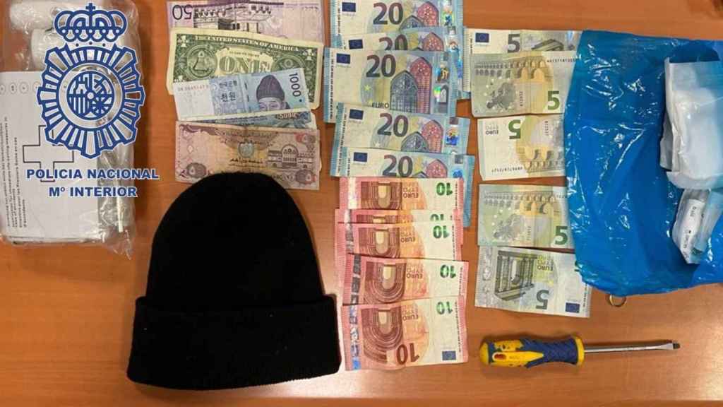 Botín recuperado tras la detención de los supuestos autores de los robos.