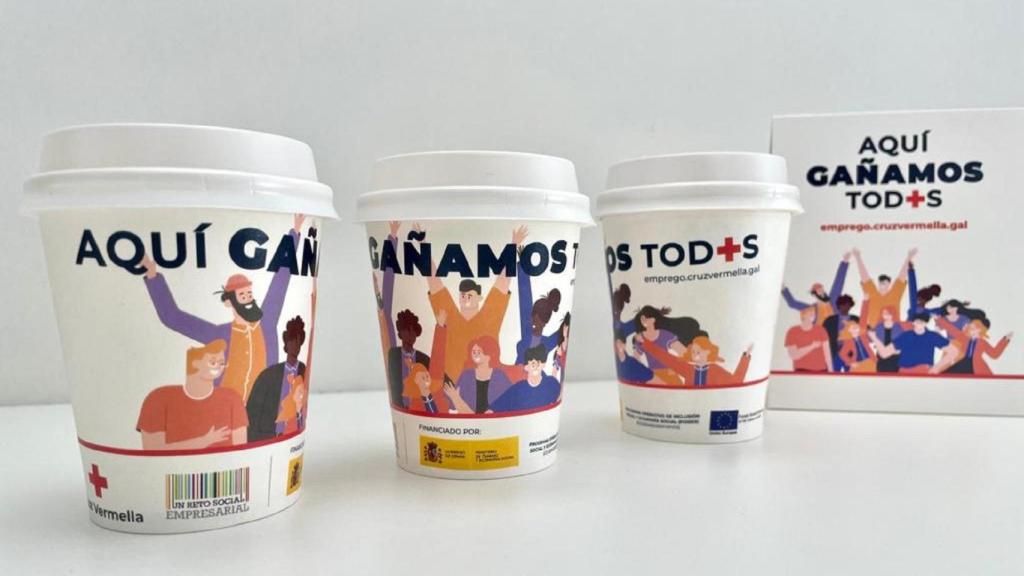 Los vasos de papel reciclado que repartirá Cruz Roja en el marco de la campaña ‘Aquí ganamos tod+s’.
