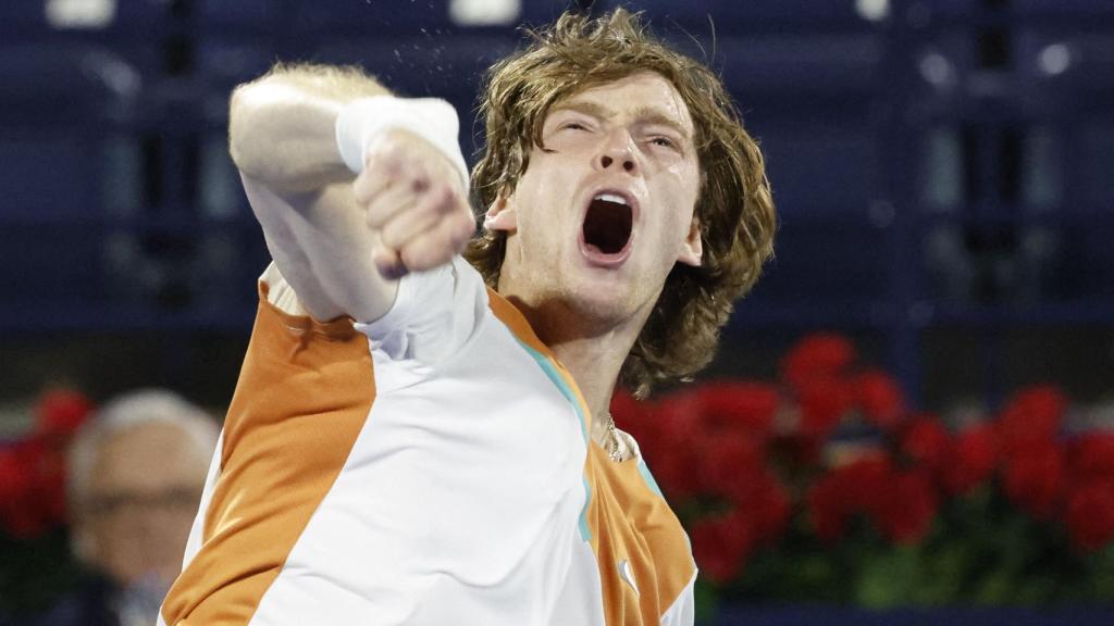 Andrey Rublev celebrando su victoria en Dubái