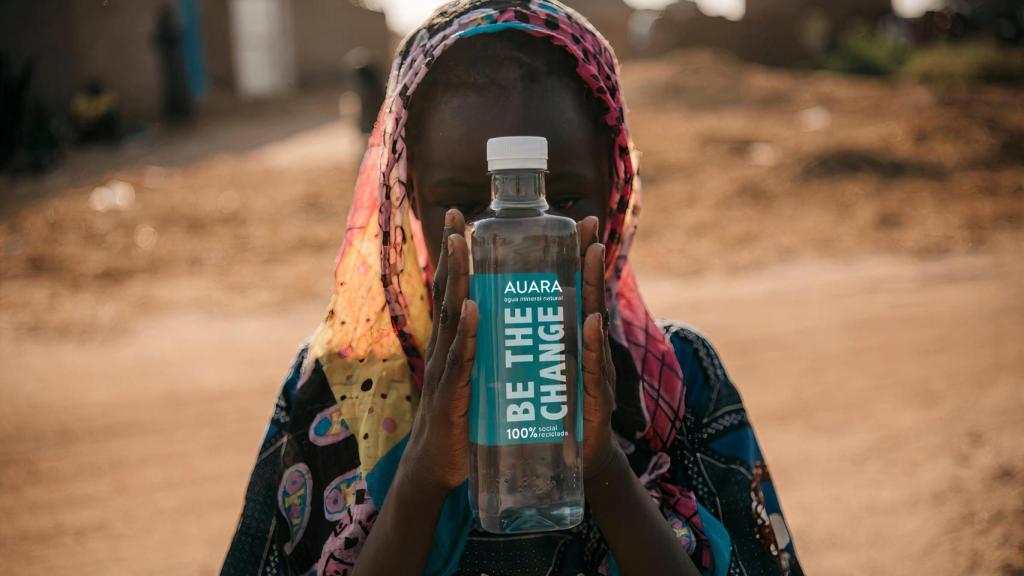 El proyecto social de Auara contará con el apoyo y la red de distribución de Hijos de Rivera