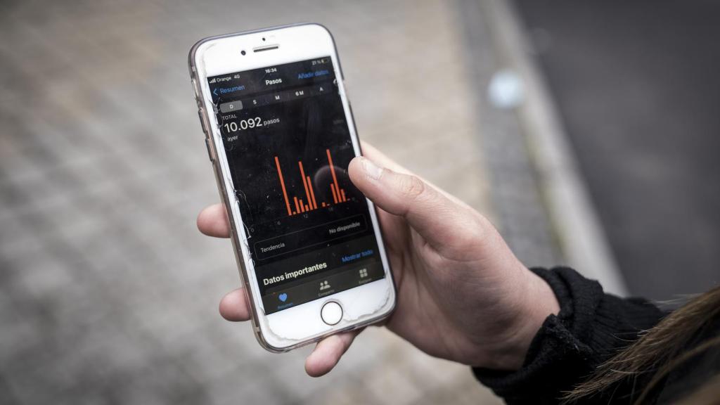 Comprobando en la app móvil que llevo 10.000 pasos.