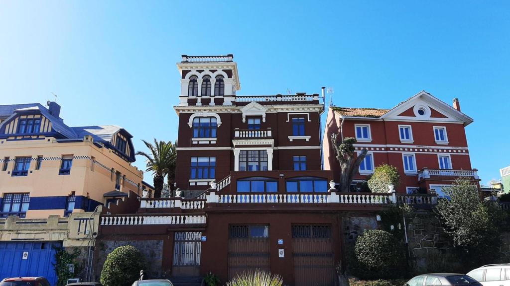 El número 3 de la avenida de la Habana de A Coruña: una casa de biografía intensa