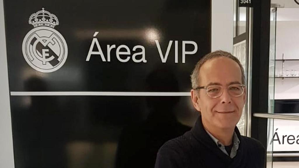 Pepe Ribó en el área Vip del Bernabéu.