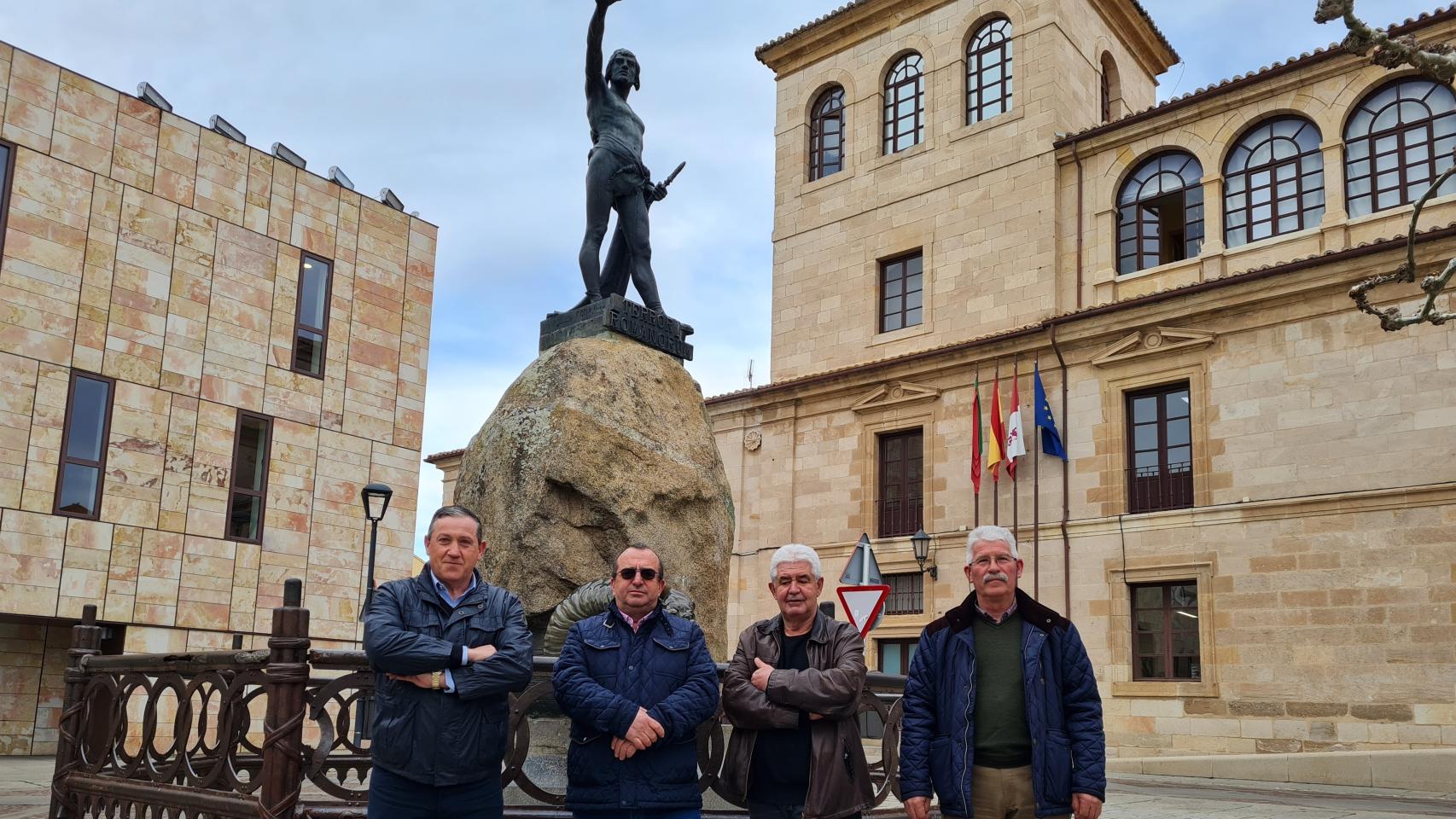 Javier Faúndez, alcalde de Trabazos (Zamora); Ángel Sánchez, de Madridanos; Bernardo Casado, de Viñas y Fermín Largo, de Castronuevo de los Arcos.