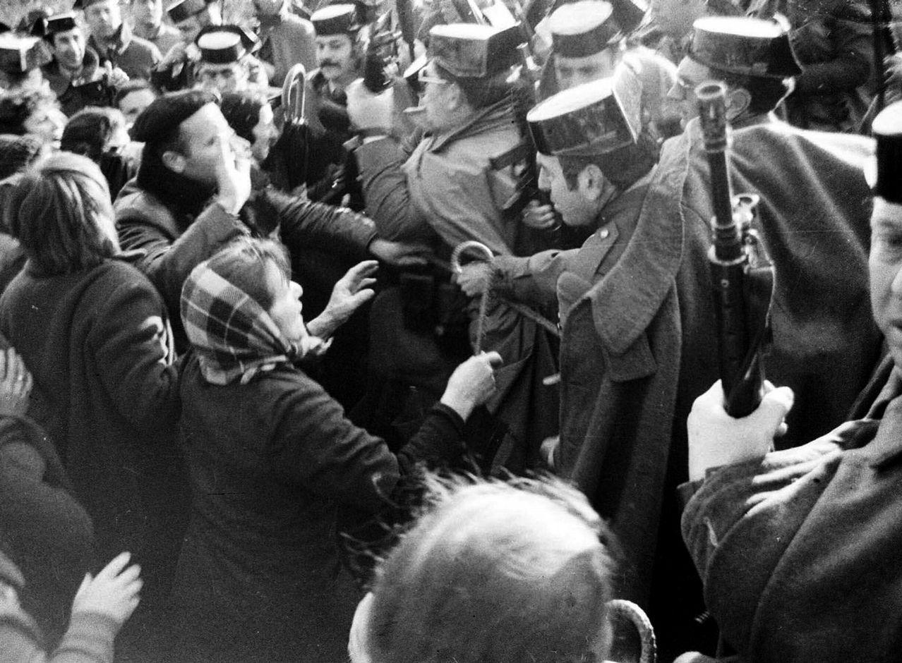 Enfrentamientos en As Encrobas. https://www.lavozdegalicia.es/