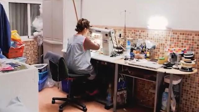 Fotograma del vídeo del Ayuntamiento de Petrer en reconocimiento a las aparadoras con motivo del 8M.