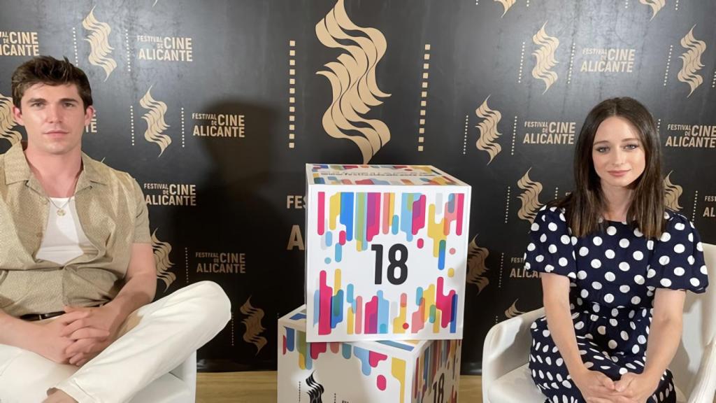 Elena Rivera y Eric Masip son los protagonistas de 'Alba', rodada en la Vila Joiosa.