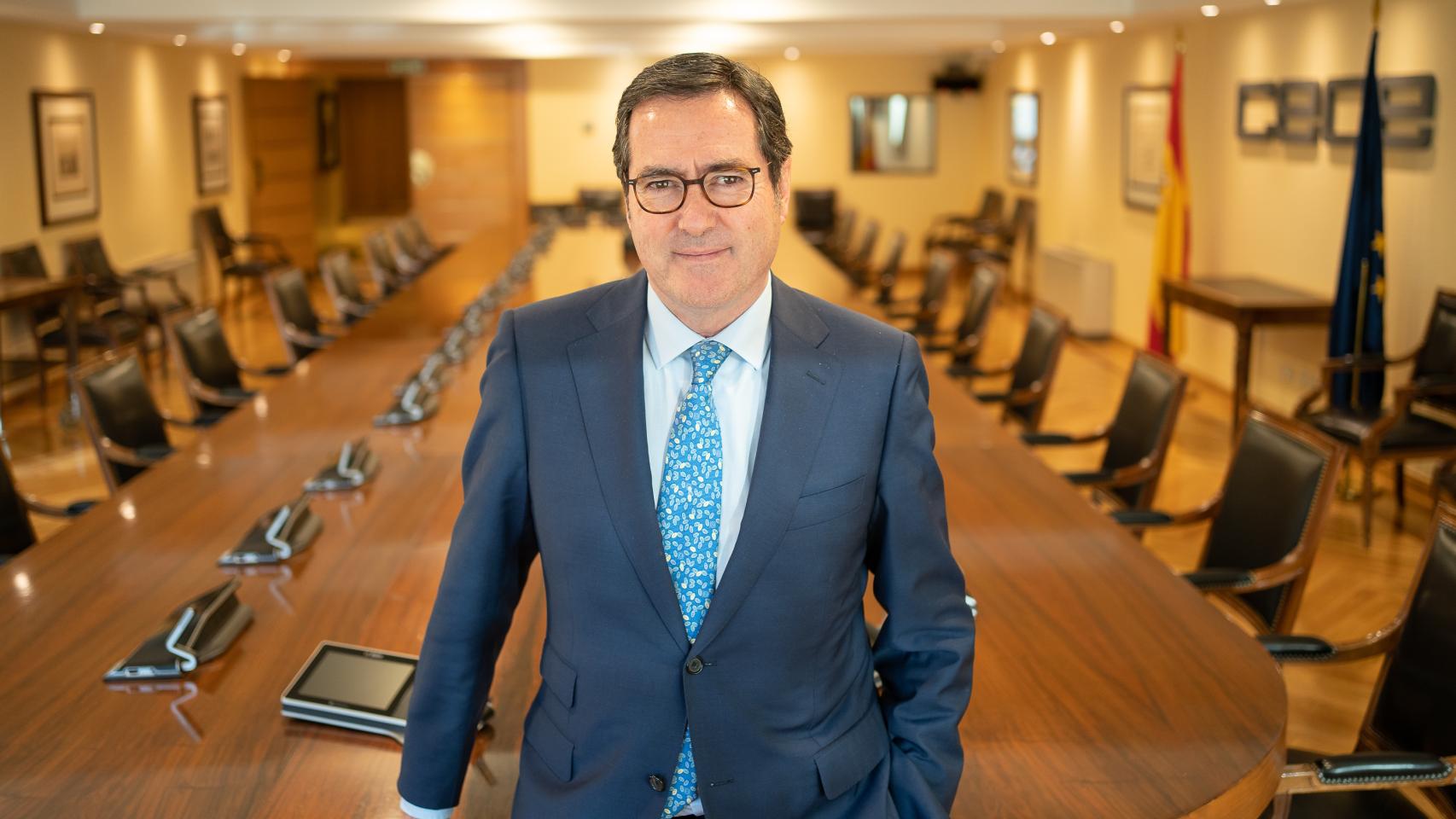 El presidente de la CEOE, Antonio Garamendi, en la sede de la patronal.
