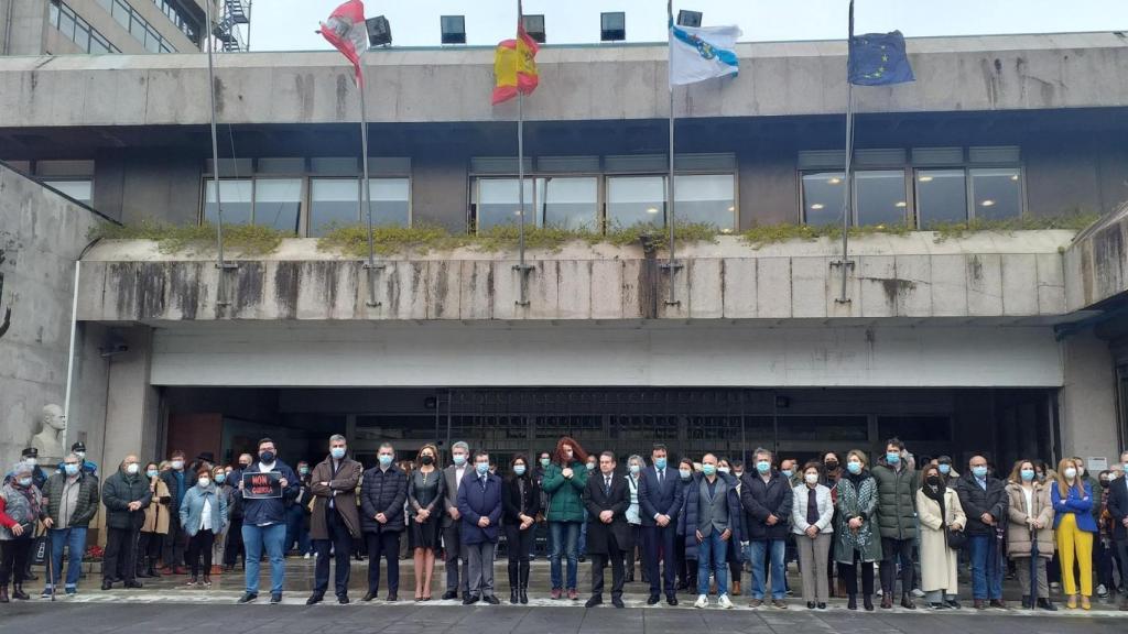 Concentración silencia en la Praza do Rei, en Vigo.
