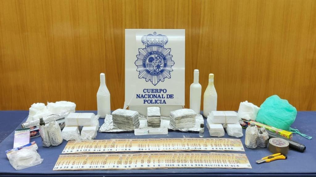 Billetes incautados por la Policía.