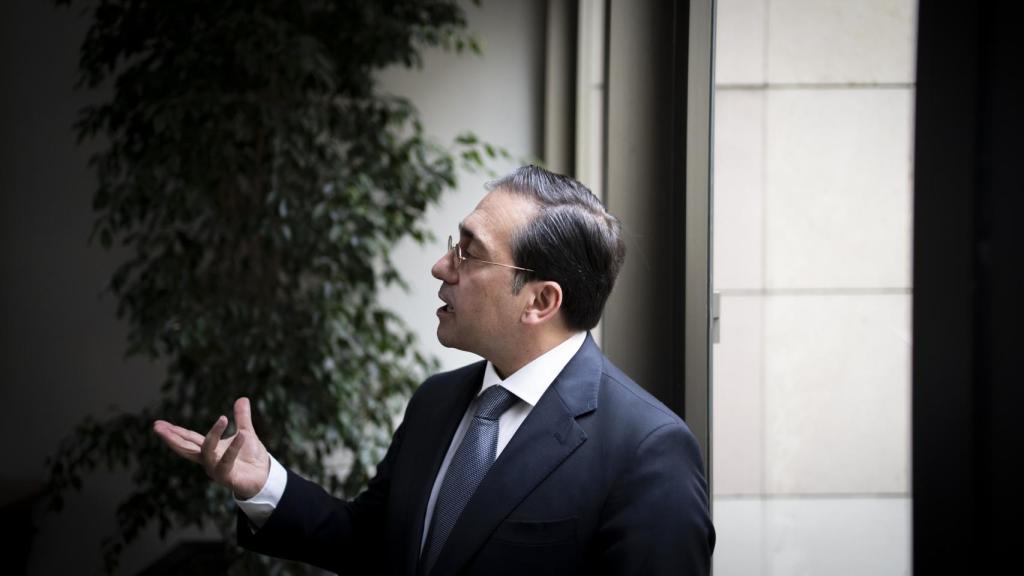 El ministro de Asuntos Exteriores, José Manuel Albares, entrevistado por EL ESPAÑOL.