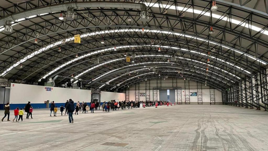 Uno de los pabellones del Ifevi convertido en vacunódromo