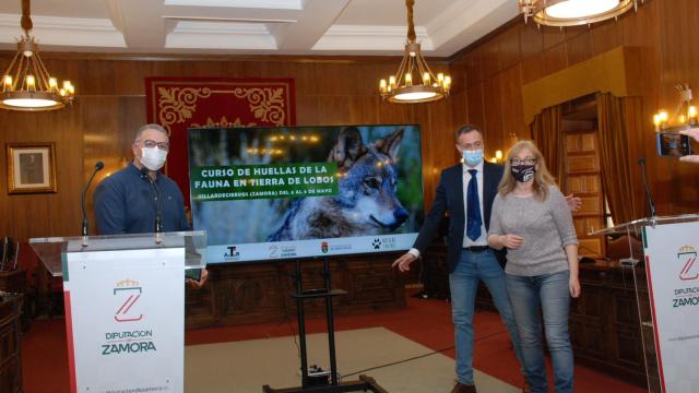 El Patronato de Turismo en colaboración con la asociación de turismo rural de Zamora (AZTUR) y el Ayuntamiento de Villardeciervos han organizado un curso para conocer las huellas de la fauna salvaje