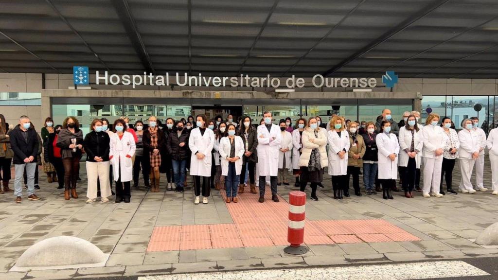 Concentración en Ourense en repulsa por el bombardeo