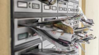 Un empleado del Servicio Postal robó miles de dólares con esta estrategia en Missouri; vendió a otros su “método”