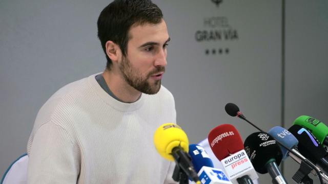 Carlos Molina durante la rueda de prensa tras su regreso de Ucrania