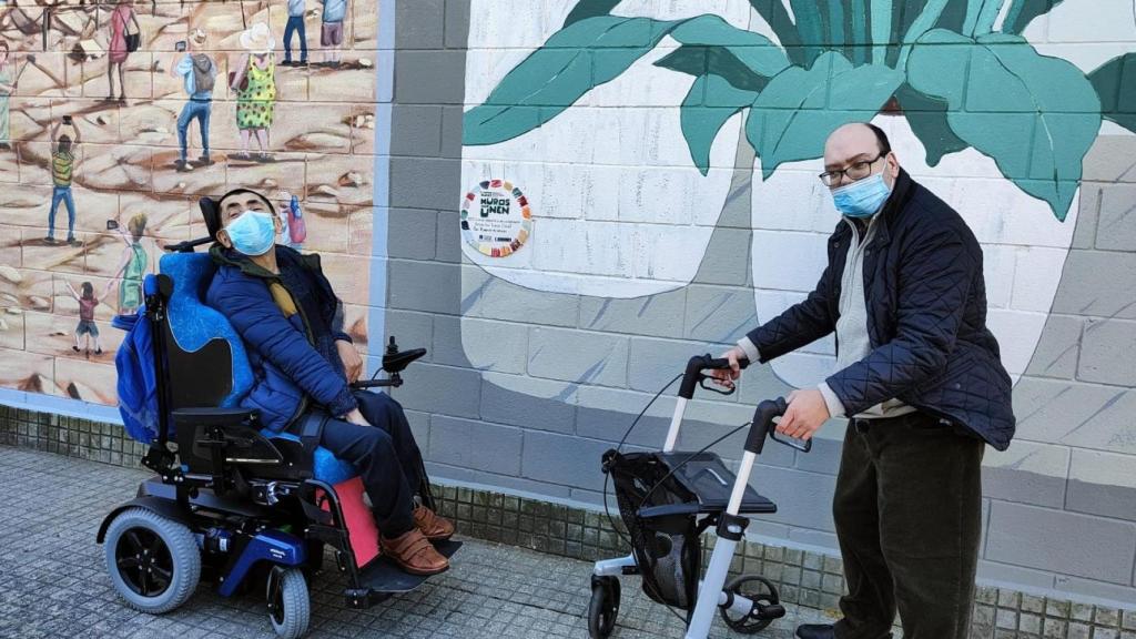 Aspace lleva el arte solidario a las calles de A Coruña.