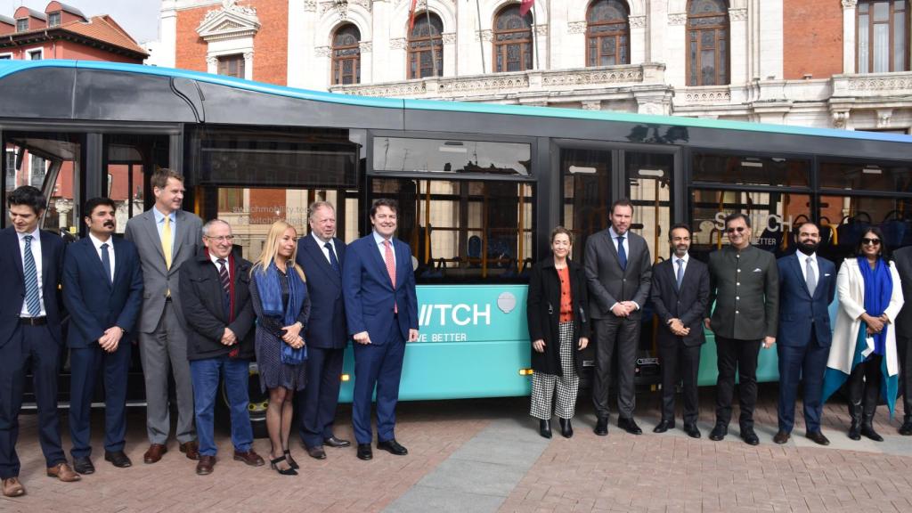 El día que se instaló la primera piedra de Switch Mobility.