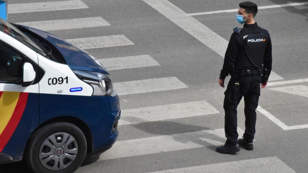 Joven Policía Nacional Zamora