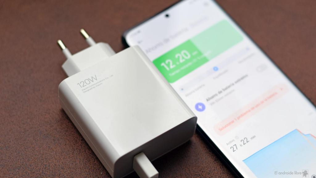 Xiaomi sigue incluyendo el cargador en sus dispositivos, al menos hasta ahora