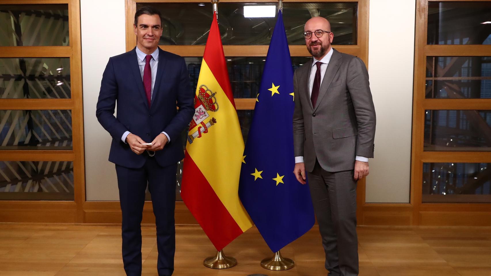 Pedro Sánchez junto al presidente del Consejo Europeo, Charles Michel.