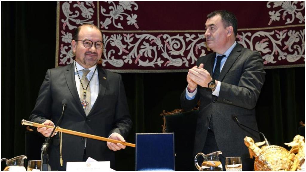 Antonio López en su toma de posesión como rector de la USC.