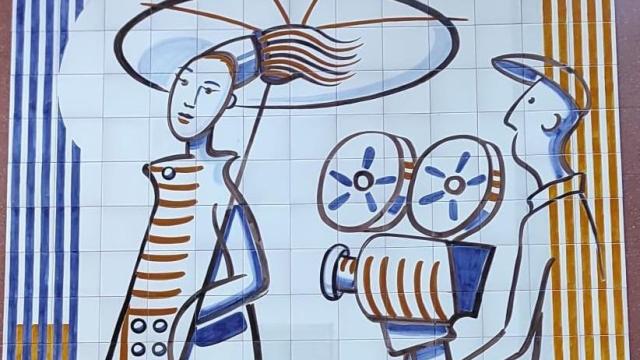 Vista parcial de uno de los paneles de cerámica de Talavera donados por Yayo Martín Rueda