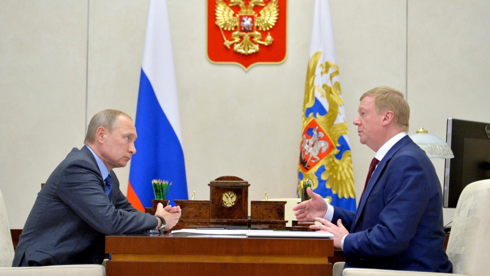 Putin y Anatoli Chubais en la residencia de Novo-Ogaryovo, a las afueras de Moscú, en 2016.