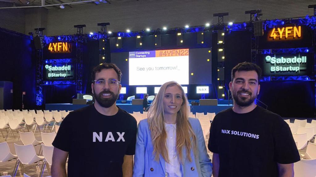 Aarón de Bernandis, Beatriz Sanchís y Caleb de Bernandis, en el 4YFN de este año en el MWC.