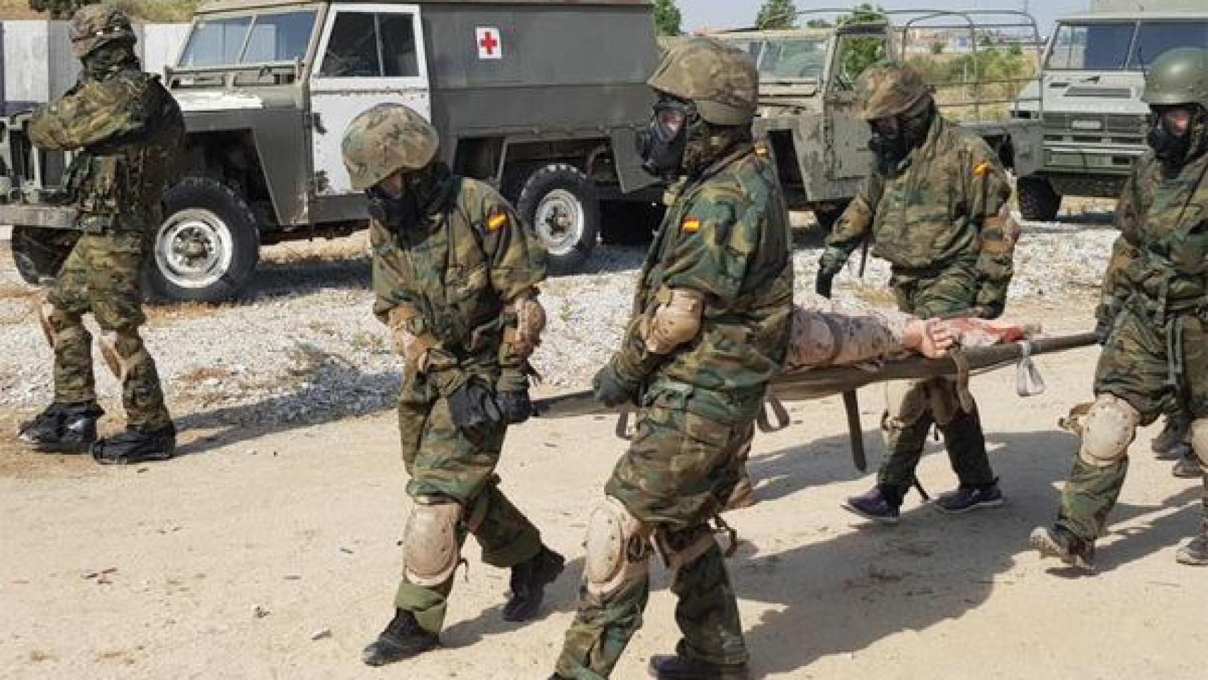 Integrantes del Regimiento de Defensa NBQ 'Valencia' nº 1 en pleno ejercicio.