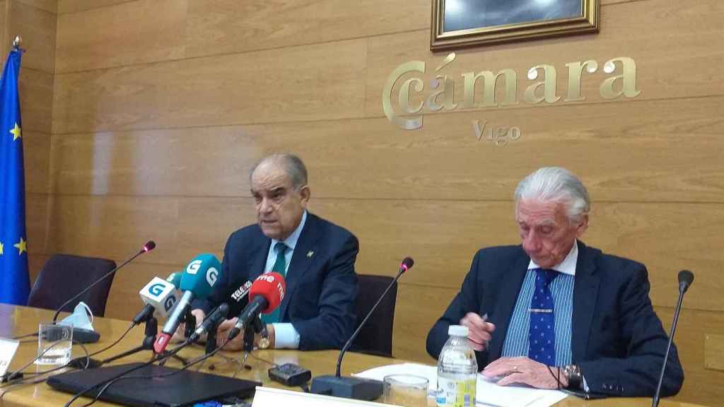 El presidente y el vicepresidente de la Cámara de Comercio de Pontevedra, Vigo y Vilagarcía, José García Costas y José Manuel Fernández Alvariño.