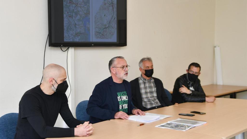 El alcalde de Cambre, Óscar García Patiño en rueda de prensa.