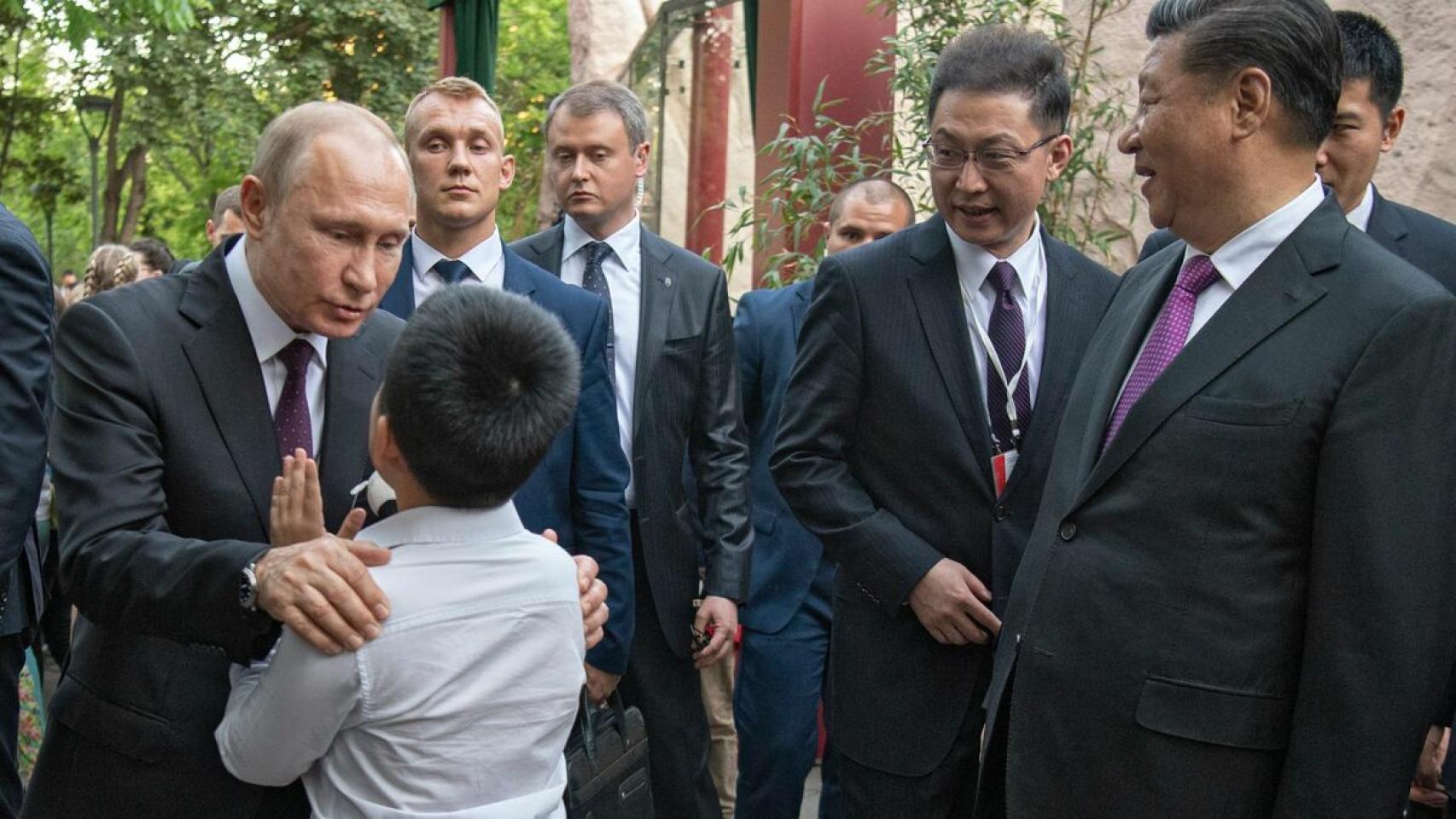 El presidente ruso, Vladímir Putin, junto a su homólogo chino, Xi Jinping.