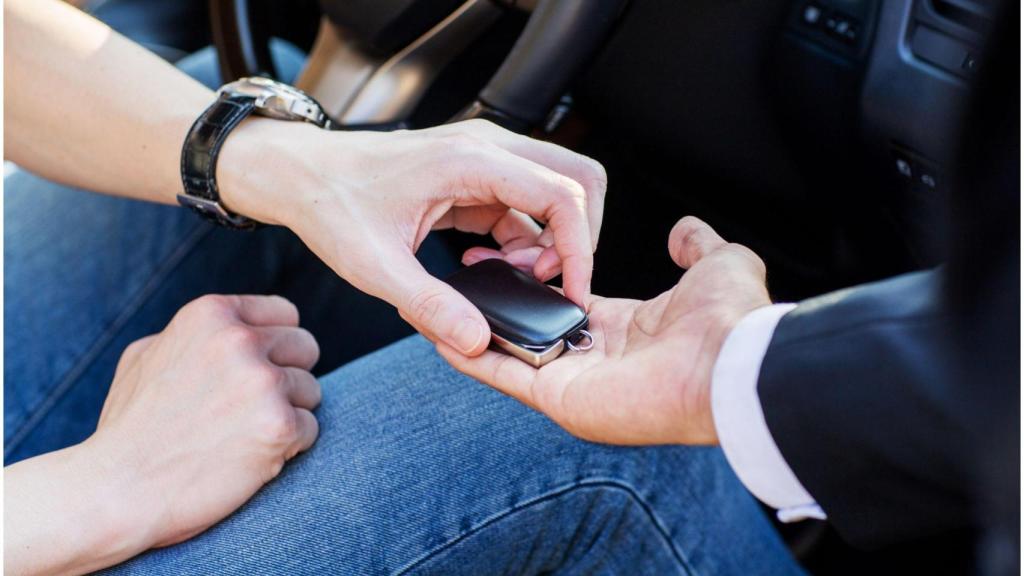 Gorrilla, coches, aparcar.