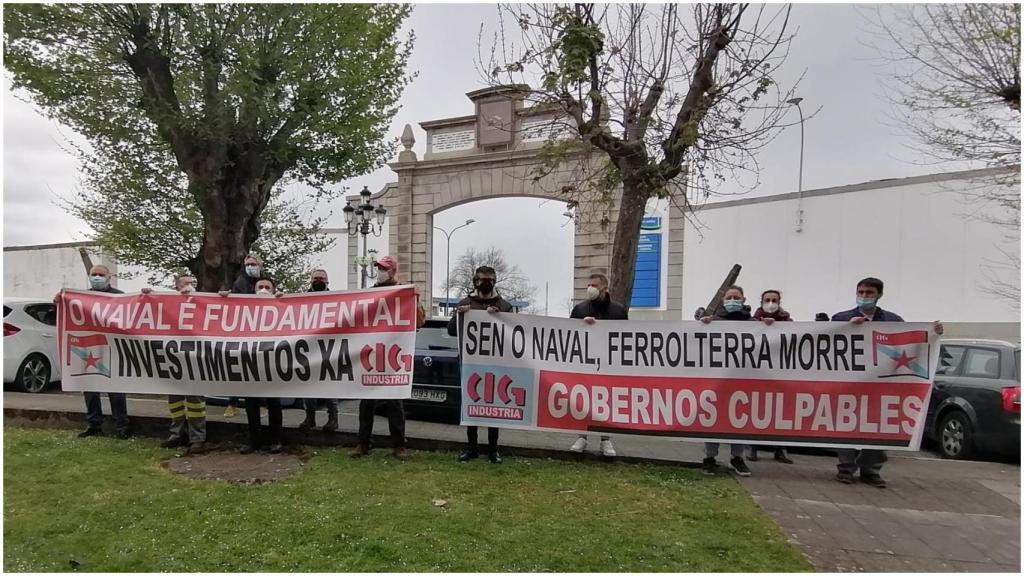 Representantes de CIG durante la visita de Pedro Sánchez.