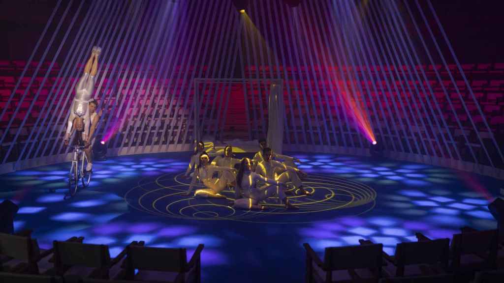 El espectáculo aúna circo, danza, magia e ilusionismo.