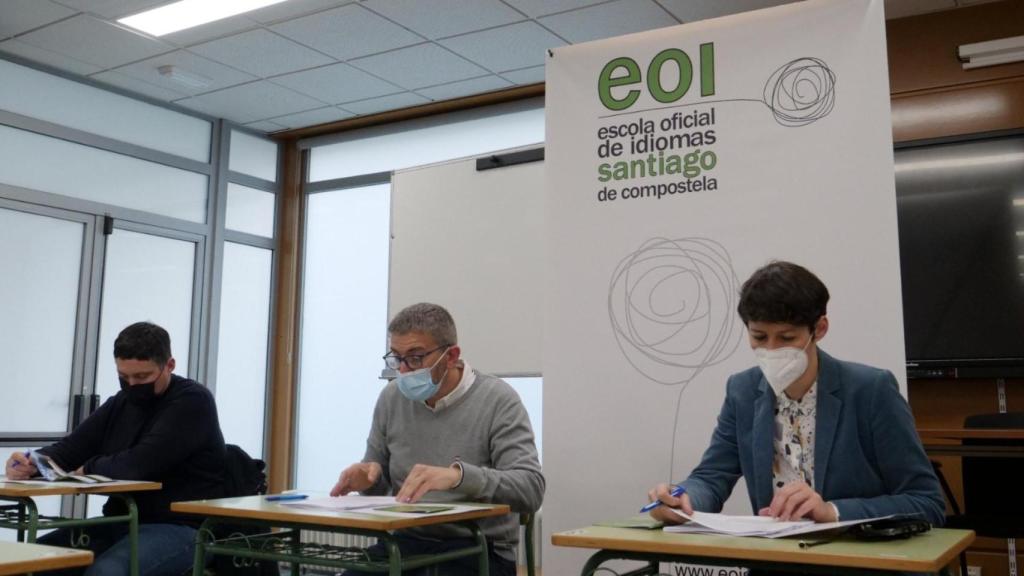 La portavoz nacional del BNG, Ana Pontón, en su visita a la EOI de Santiago.