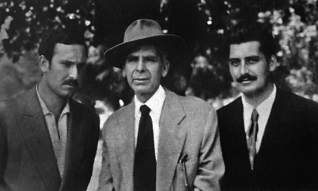 La fotografía de Maside, Novoneyra y María en la Alameda (Compostela Verde).