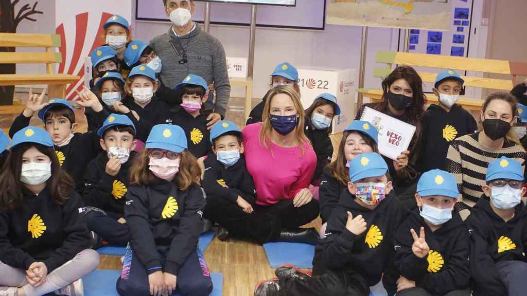 Marta Fernández-Tapias en un colegio de Vigo.