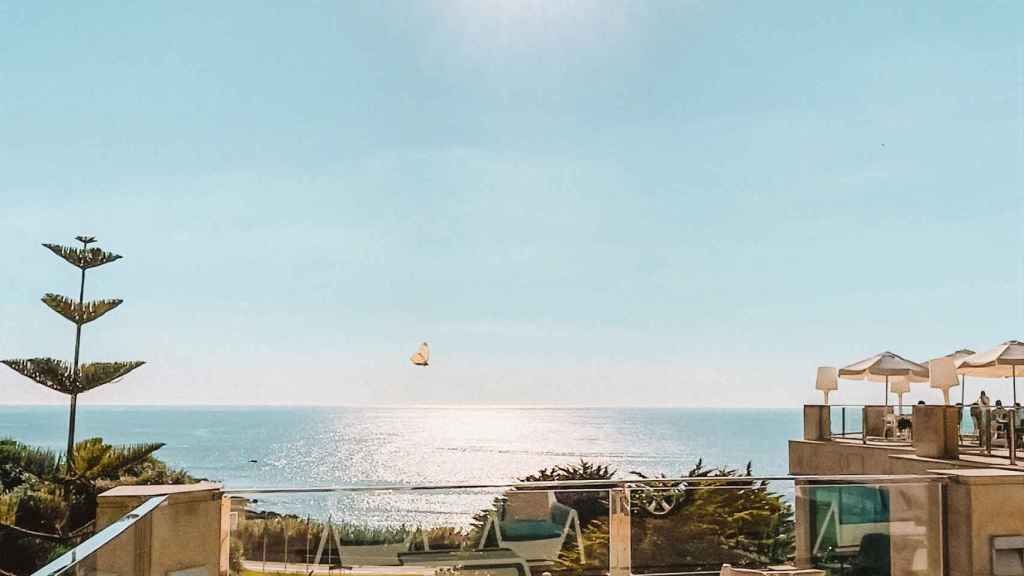 Zonas exteriores del Hotel Talaso en Baiona.