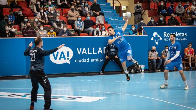 Jorge Serrano en un partido contra el Benidorm
