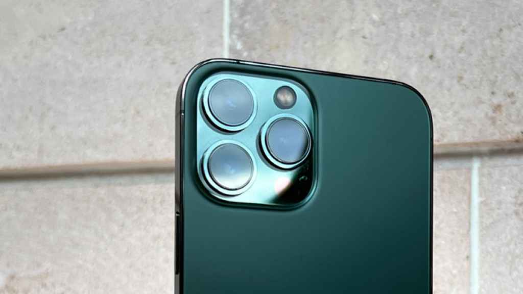 iPhone 13 Pro en color verde.