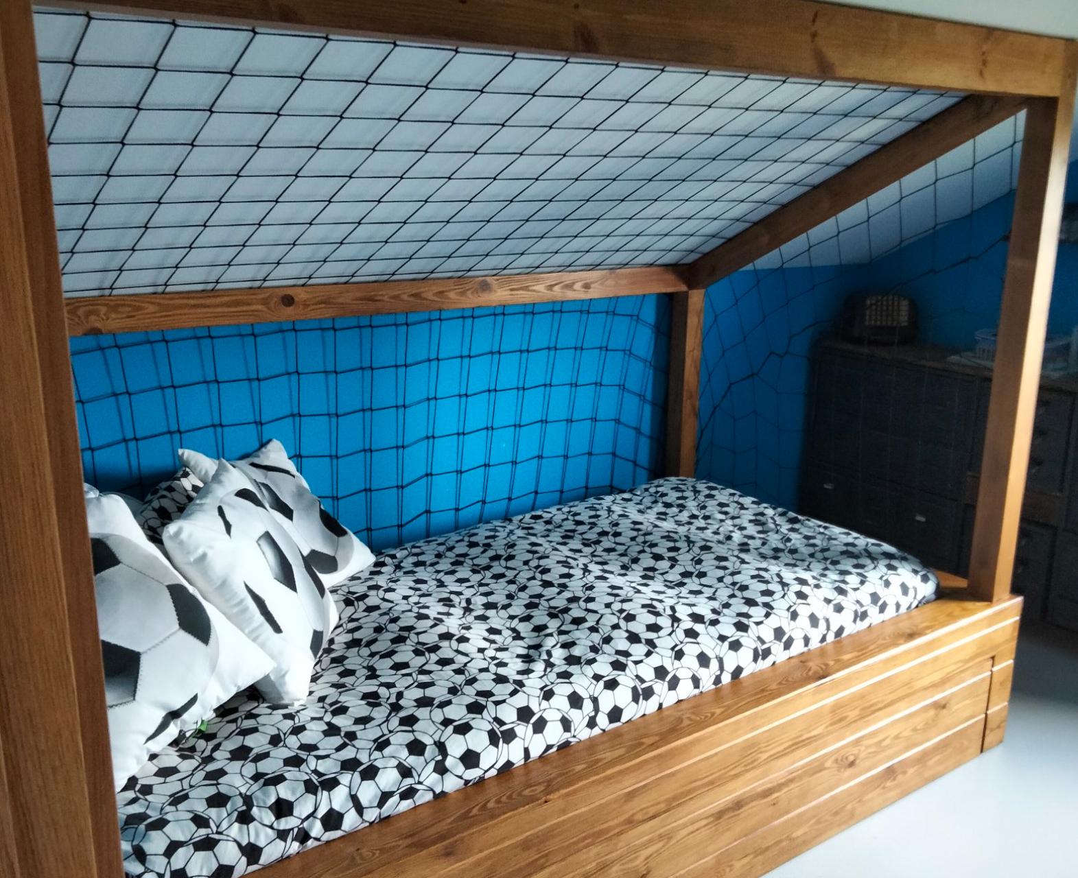 La habitación deportivista de Bruno (Foto: Cedida)