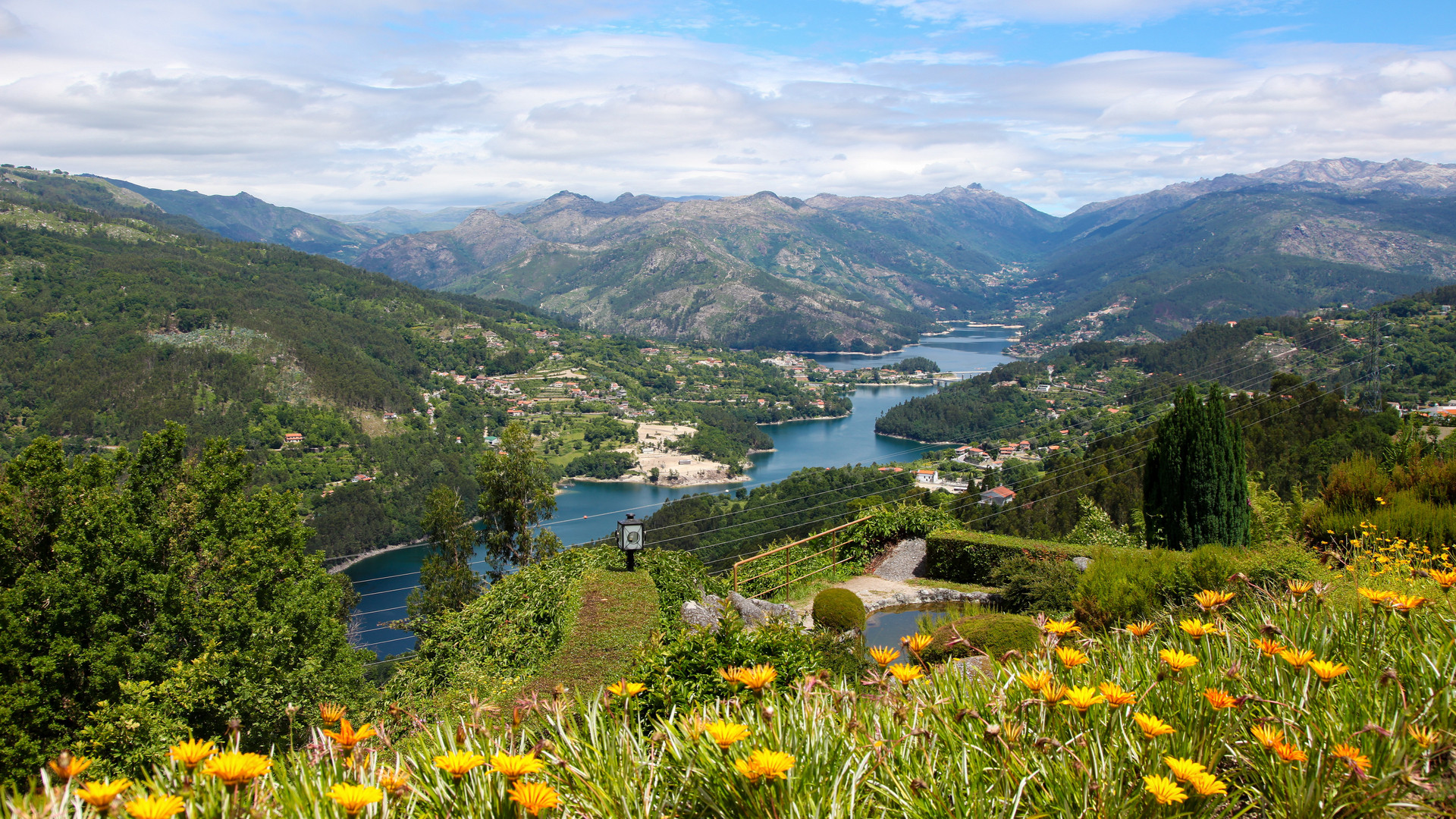 El Río Lima atravesando el Parque Nacional de Peneda-Gerês (Portugal).
